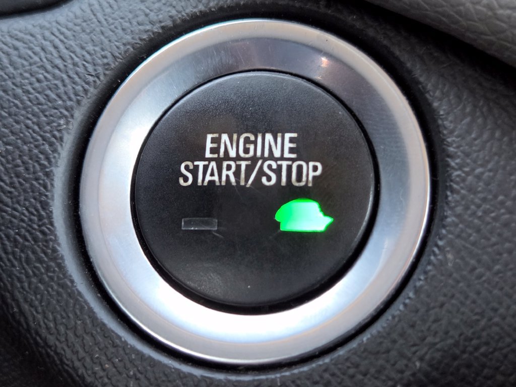 Used 2018 Chevrolet Equinox LS FWD image 32