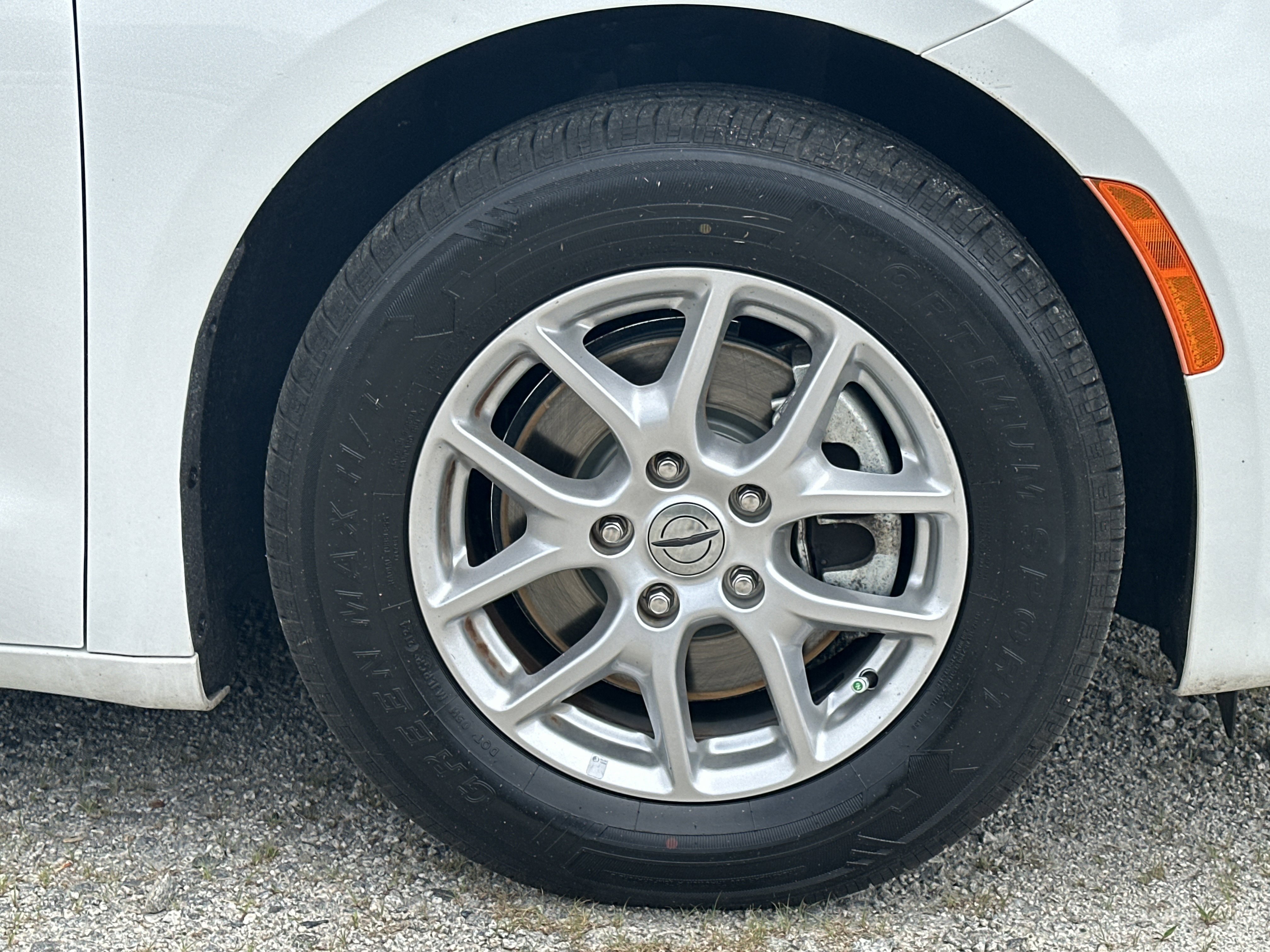 Used 2022 Chrysler Pacifica Touring-L FWD image 12