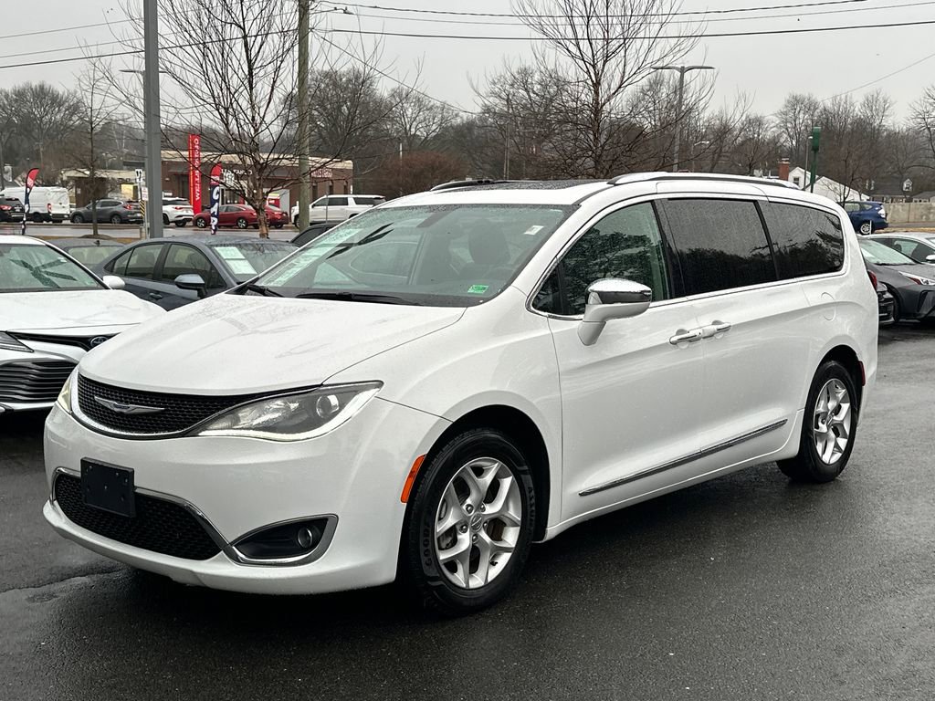 Used 2019 Chrysler Pacifica Limited image 2