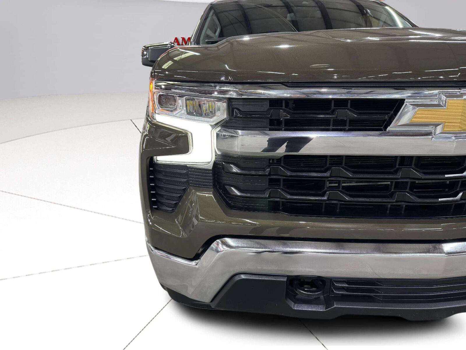 Used 2023 Chevrolet Silverado 1500 LT AWD/4WD image 12