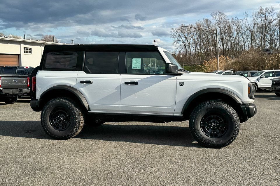 New 2026 Ford Bronco Big Bend w/ Black Diamond Package AWD/4WD image 2
