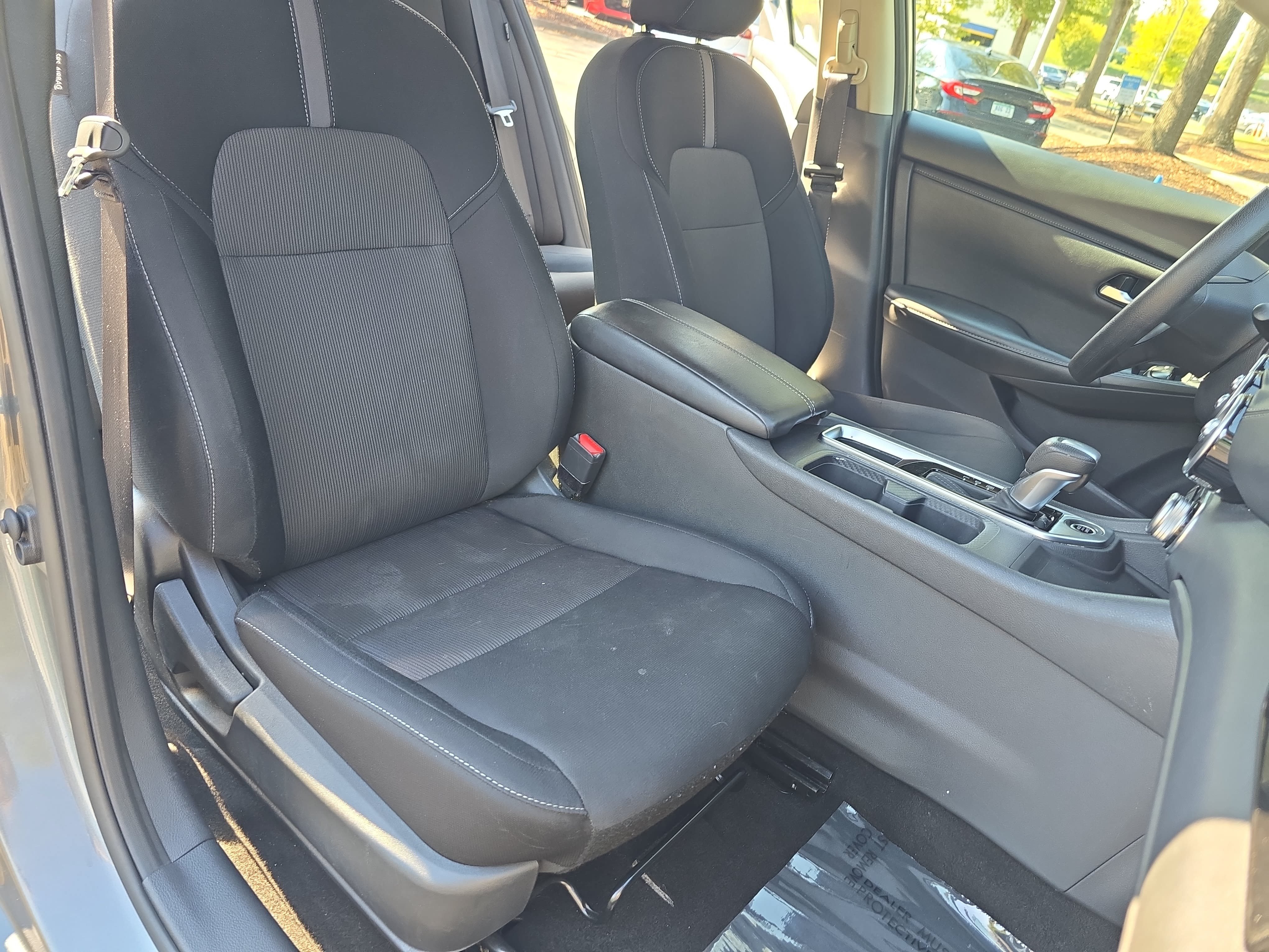 Used 2024 Nissan Sentra SV FWD image 10
