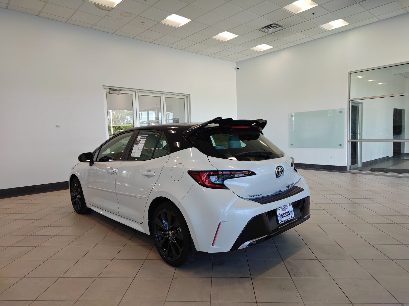Used 2025 Toyota Corolla XSE FWD image 5