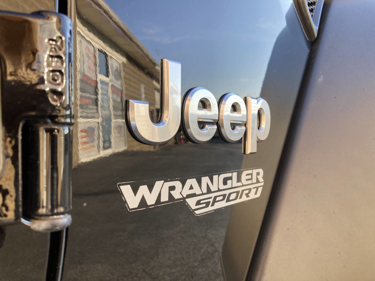 Used 2021 Jeep Wrangler Sport image 9