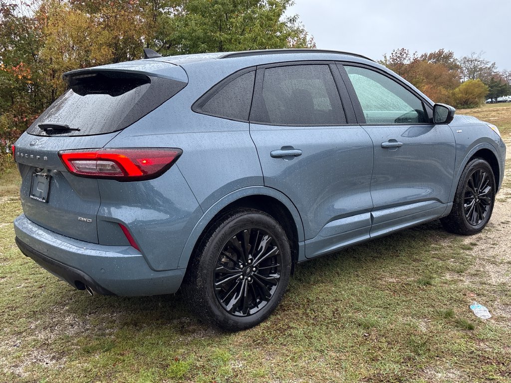 Certified 2023 Ford Escape ST-Line Elite AWD/4WD image 17