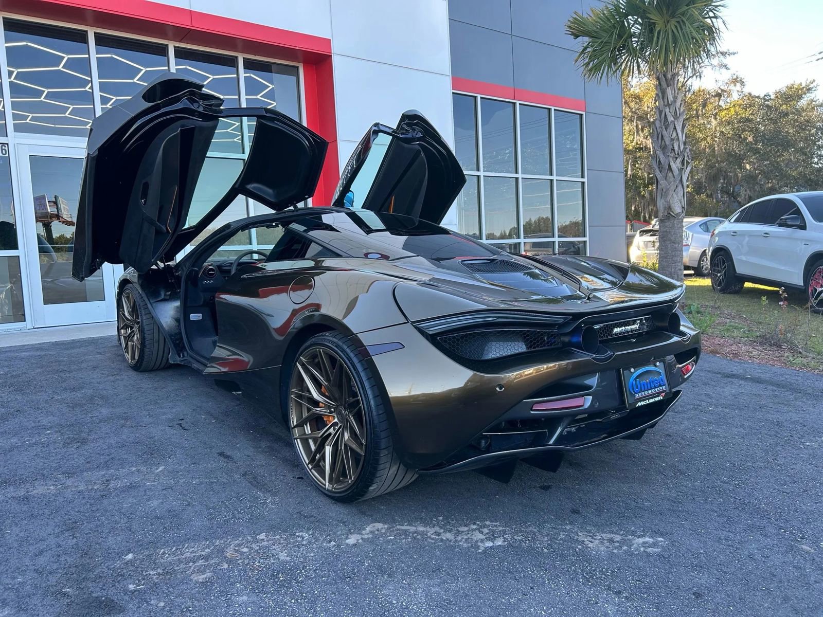 Used 2018 McLaren 720S image 14