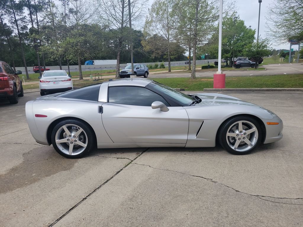 Used 2005 Chevrolet Corvette Coupe w/ Preferred Equipment Group image 9