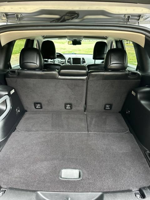 Used 2014 Jeep Cherokee Limited w/ Technology Group FWD image 24
