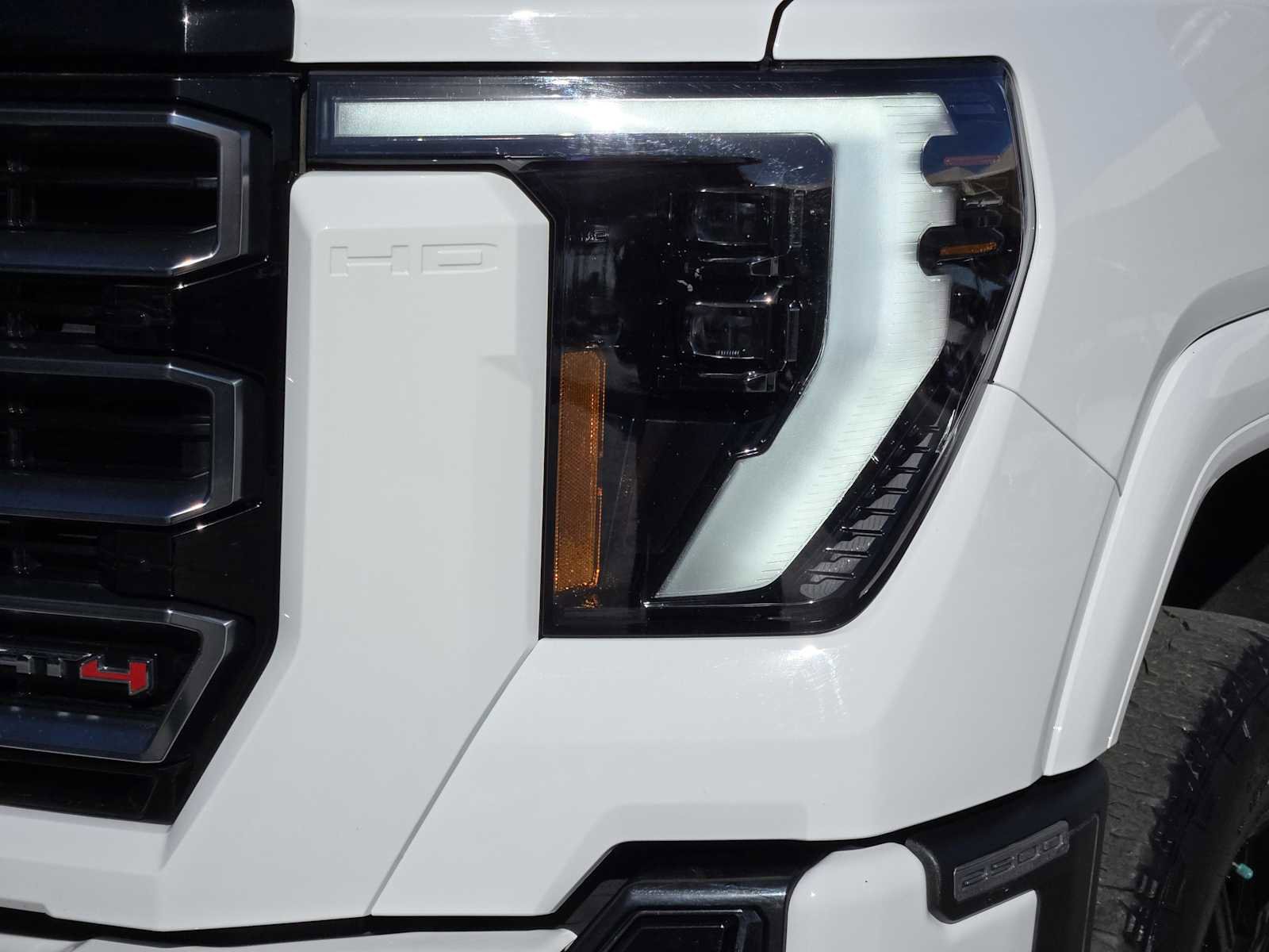 Certified 2025 GMC Sierra 2500 AT4 w/ Technology Package image 8