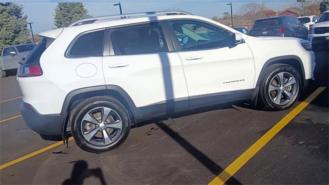 Used 2019 Jeep Cherokee Limited image 3