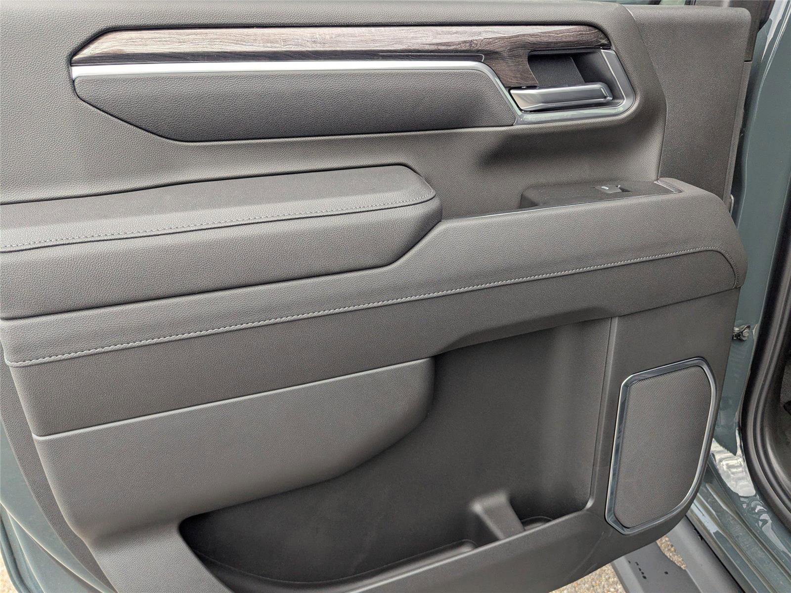 New 2026 Chevrolet Silverado 2500 LTZ w/ LTZ Plus Package image 11