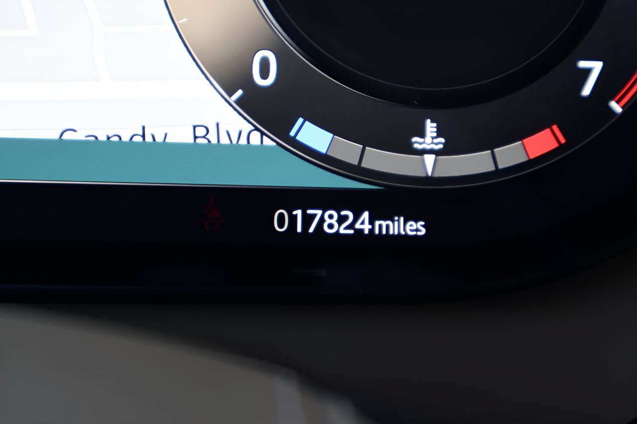 Used 2023 Land Rover Range Rover Sport SE AWD/4WD image 21