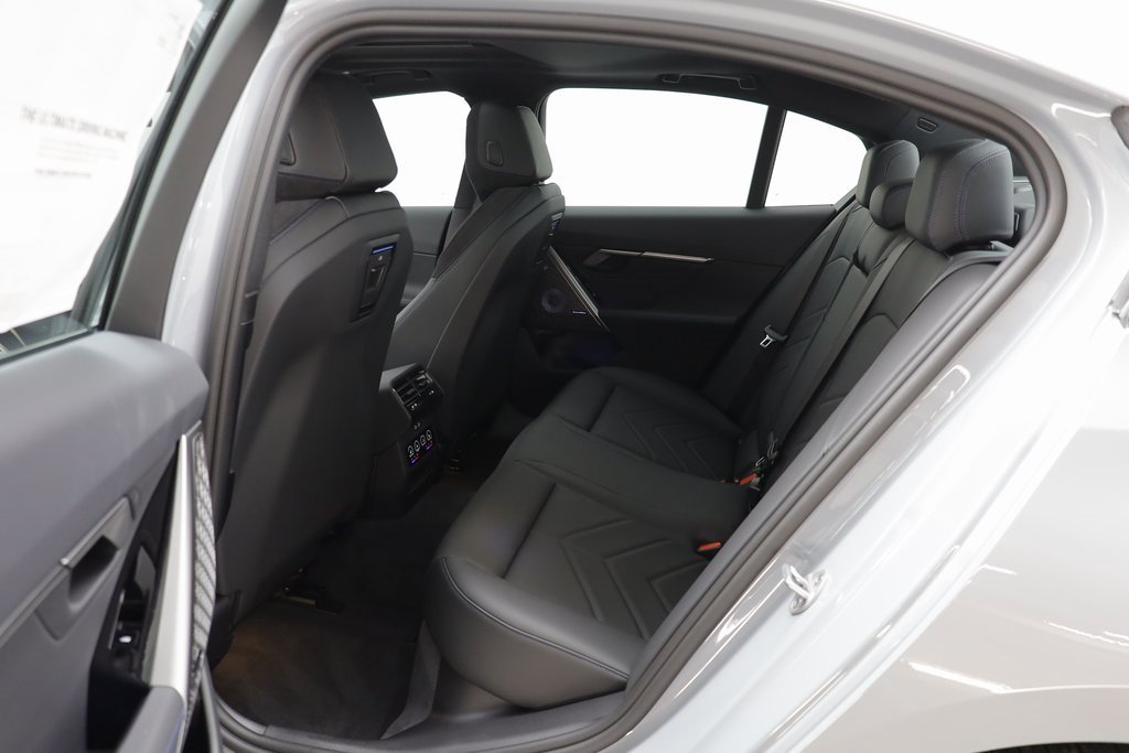 New 2025 BMW i5 M60 w/ Premium Package image 15