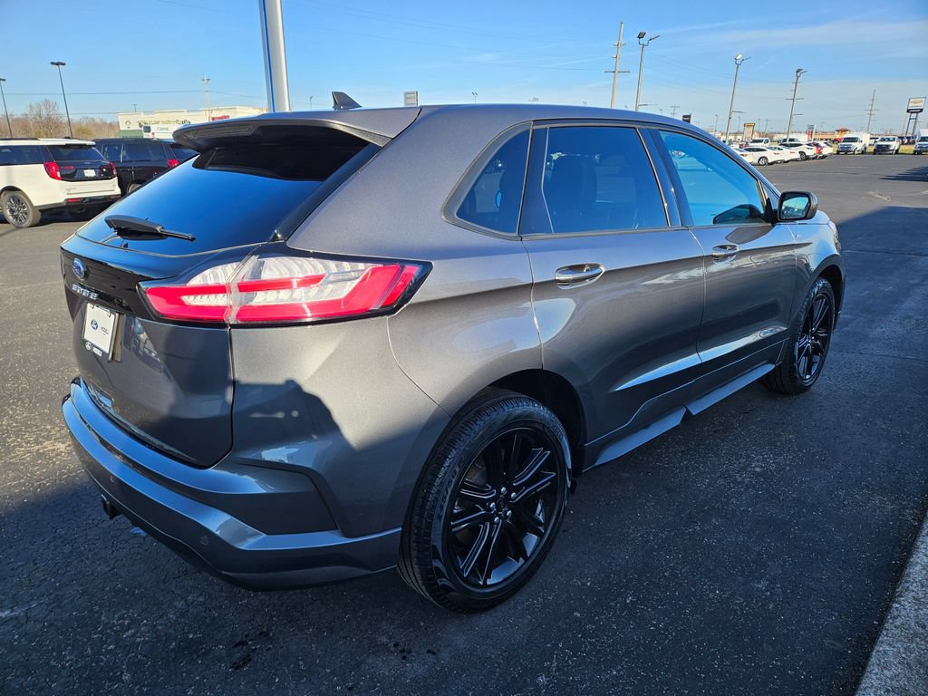 Used 2023 Ford Edge ST-Line w/ Class II Trailer Tow Package AWD/4WD image 6