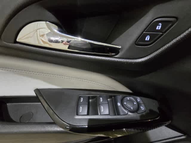Used 2024 Chevrolet Trax LT FWD image 17