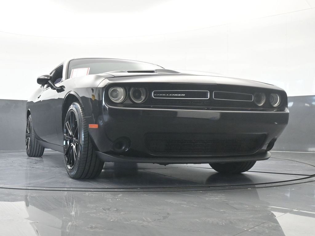 Used 2019 Dodge Challenger SXT image 61