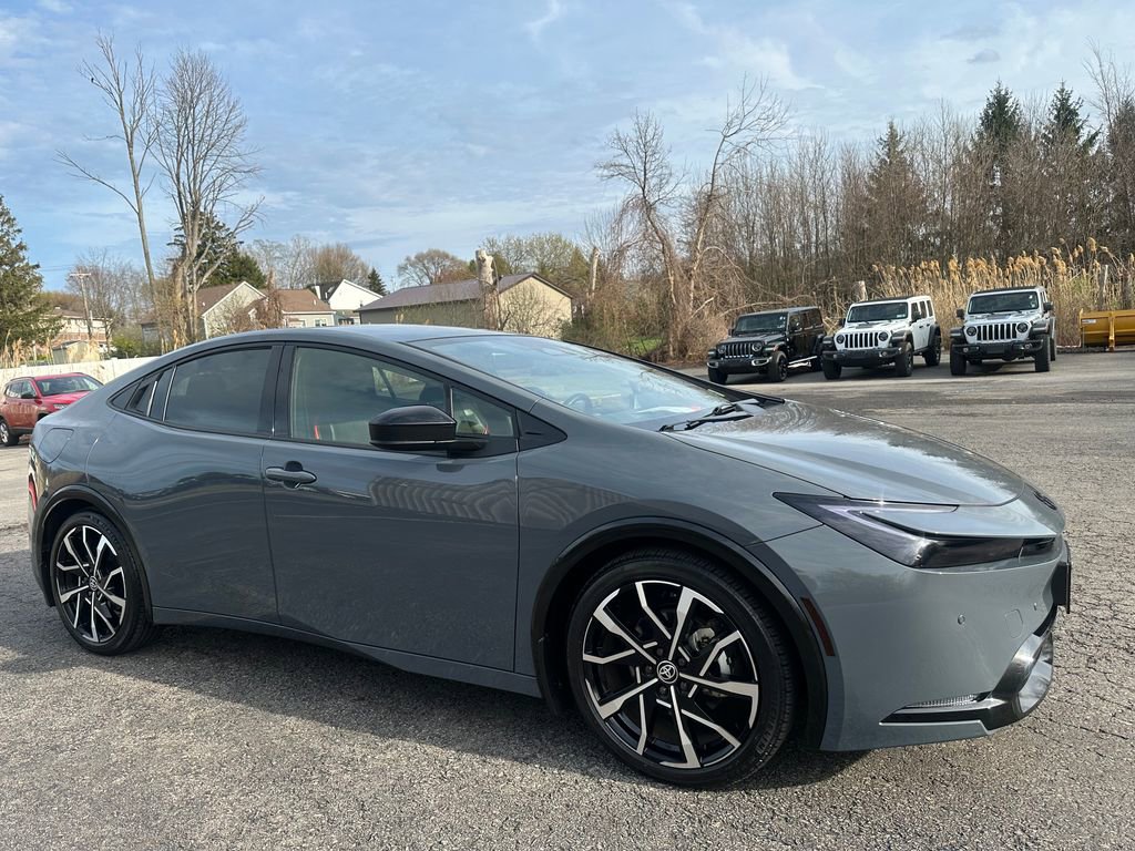Used 2024 Toyota Prius Prime FWD image 1