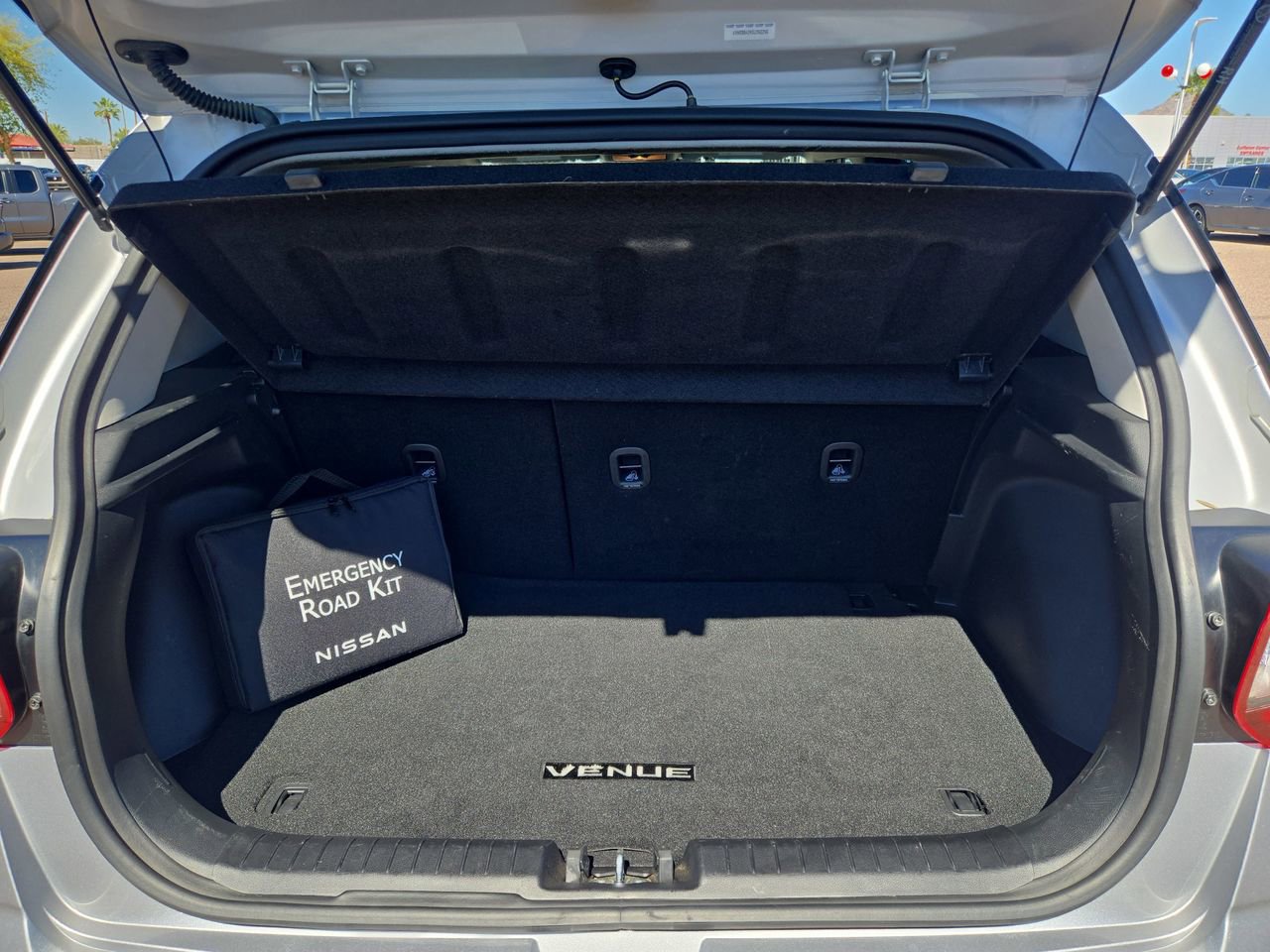 Used 2025 Hyundai Venue SE image 12