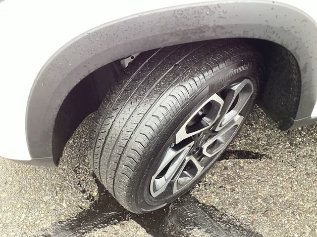 Used 2025 Chevrolet Trax RS image 16