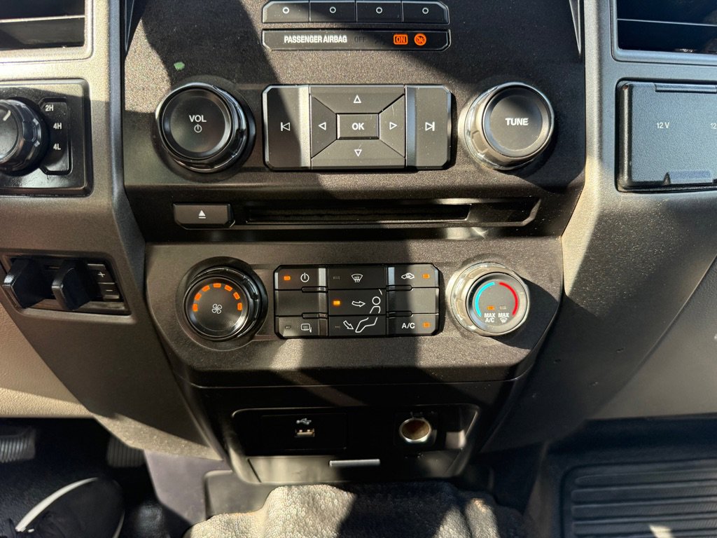 Used 2017 Ford F350 4x4 Crew Cab DRW Super Duty image 26