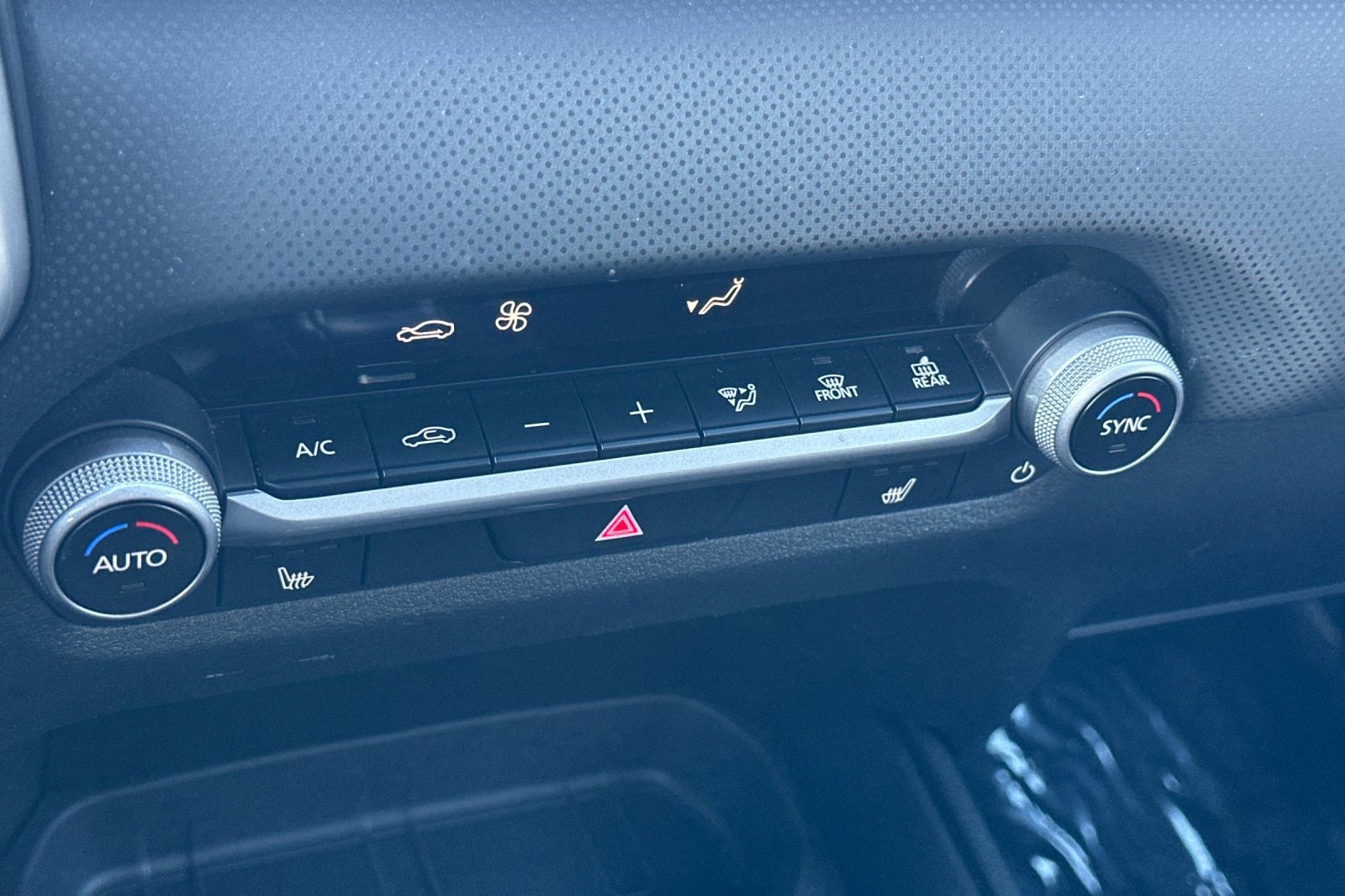 Used 2024 MAZDA CX-50 AWD 2.5 S w/ Preferred Package image 16