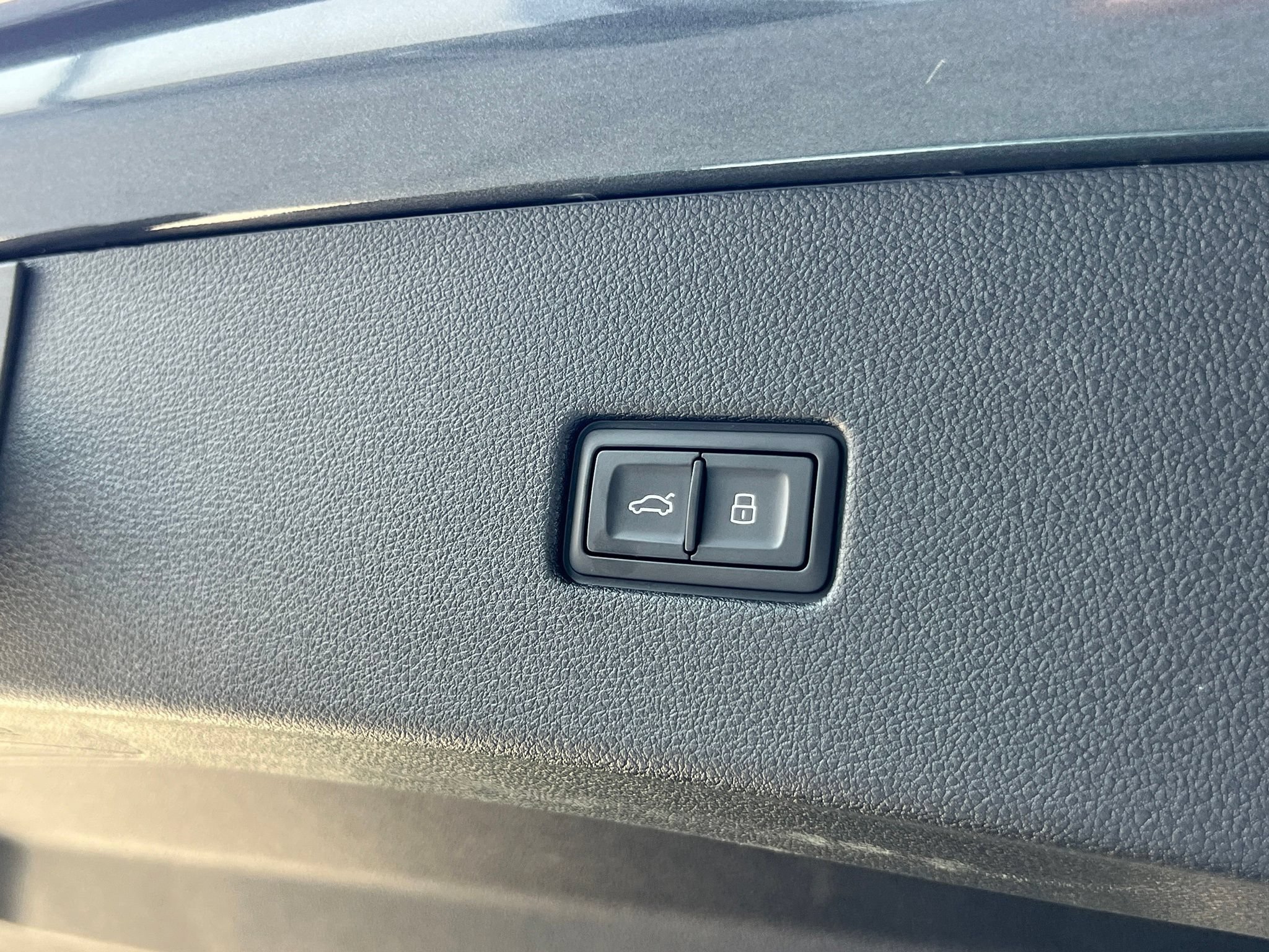 Used 2024 Audi SQ8 Prestige AWD/4WD image 25