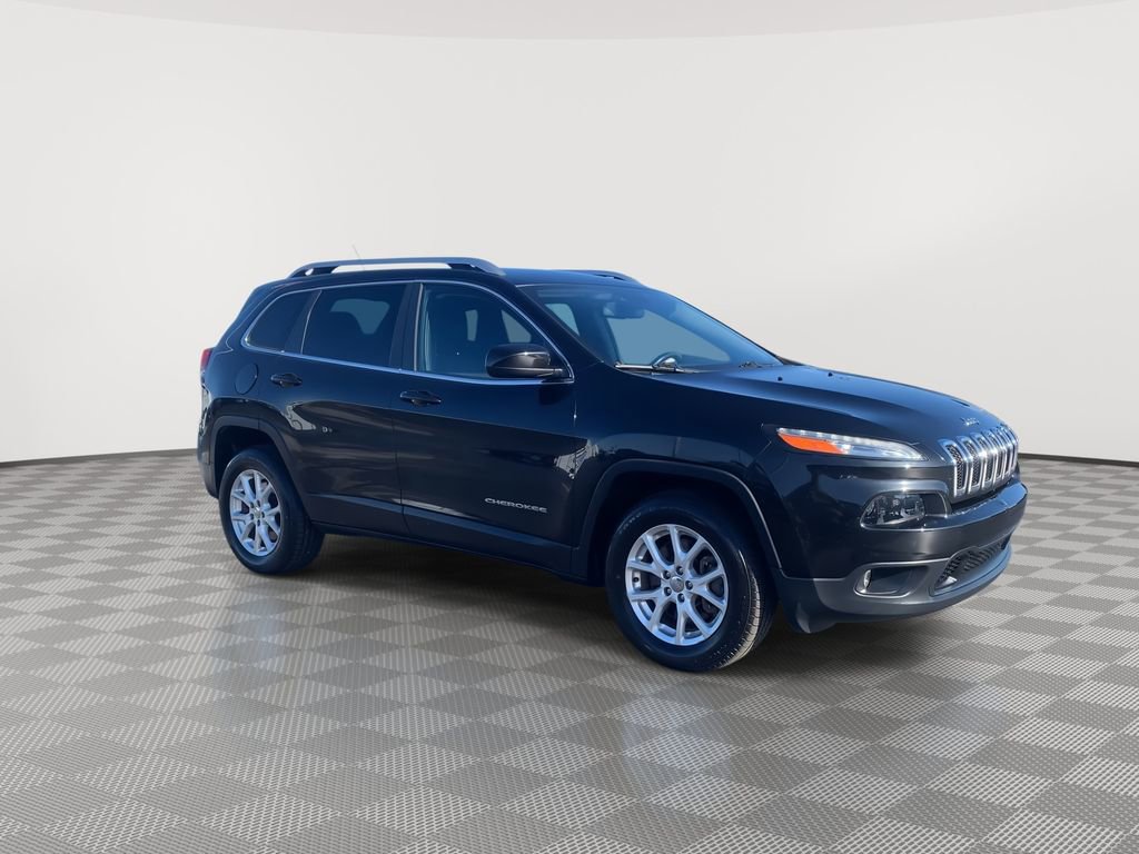 Used 2015 Jeep Cherokee Latitude w/ Cold Weather Group image 2