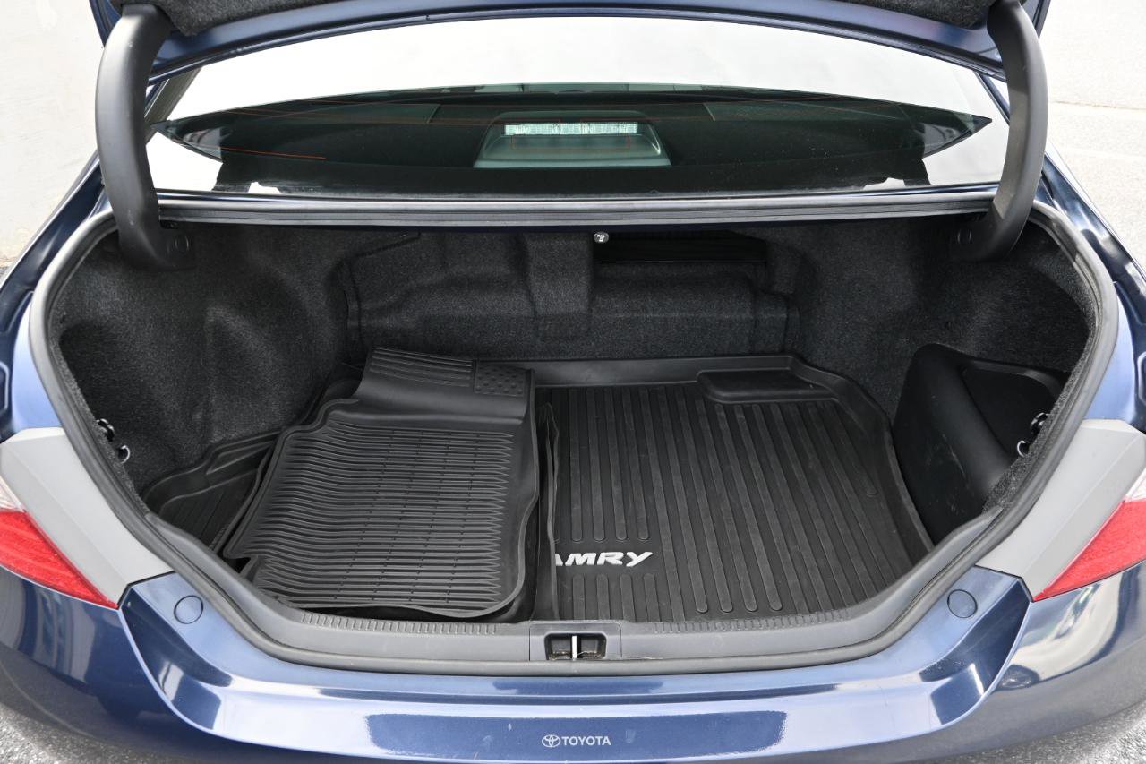 Used 2017 Toyota Camry XLE w/ Moonroof Package image 29