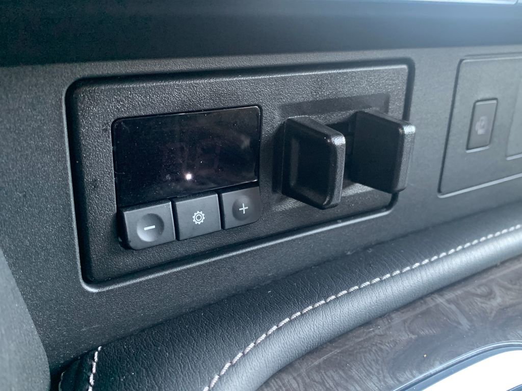 Used 2024 Nissan Armada Platinum w/ Captain's Chairs Package image 25