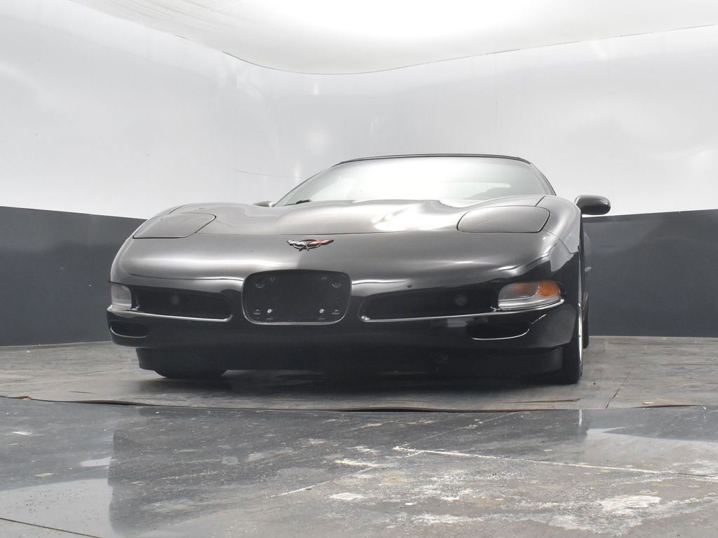 Used 2000 Chevrolet Corvette Base w/ Performance Handling Pkg image 36