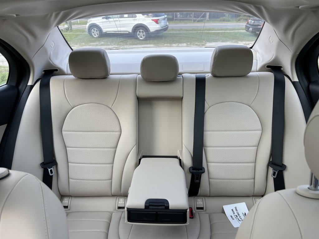 Used 2015 Mercedes-Benz C 300 4MATIC Sedan image 15