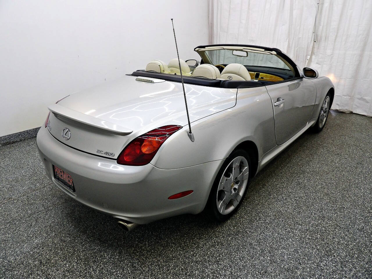 Used 2004 Lexus SC 430 Convertible RWD image 12