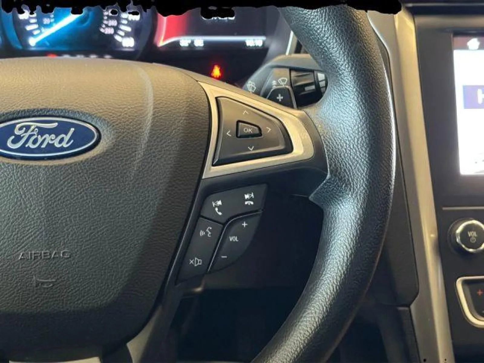 Used 2019 Ford Fusion SE image 24