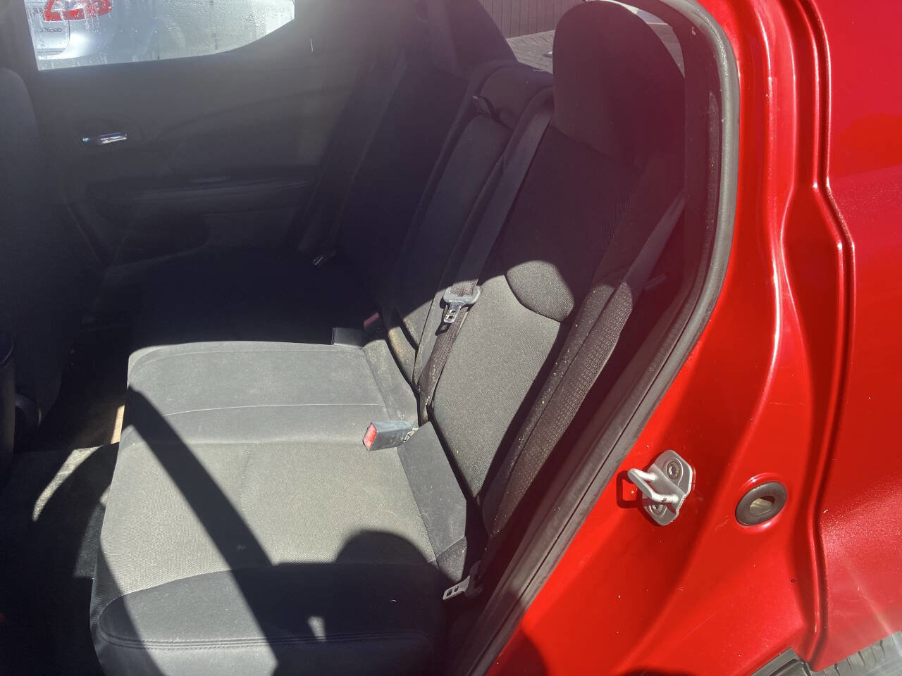 Used 2013 Dodge Avenger SE image 28