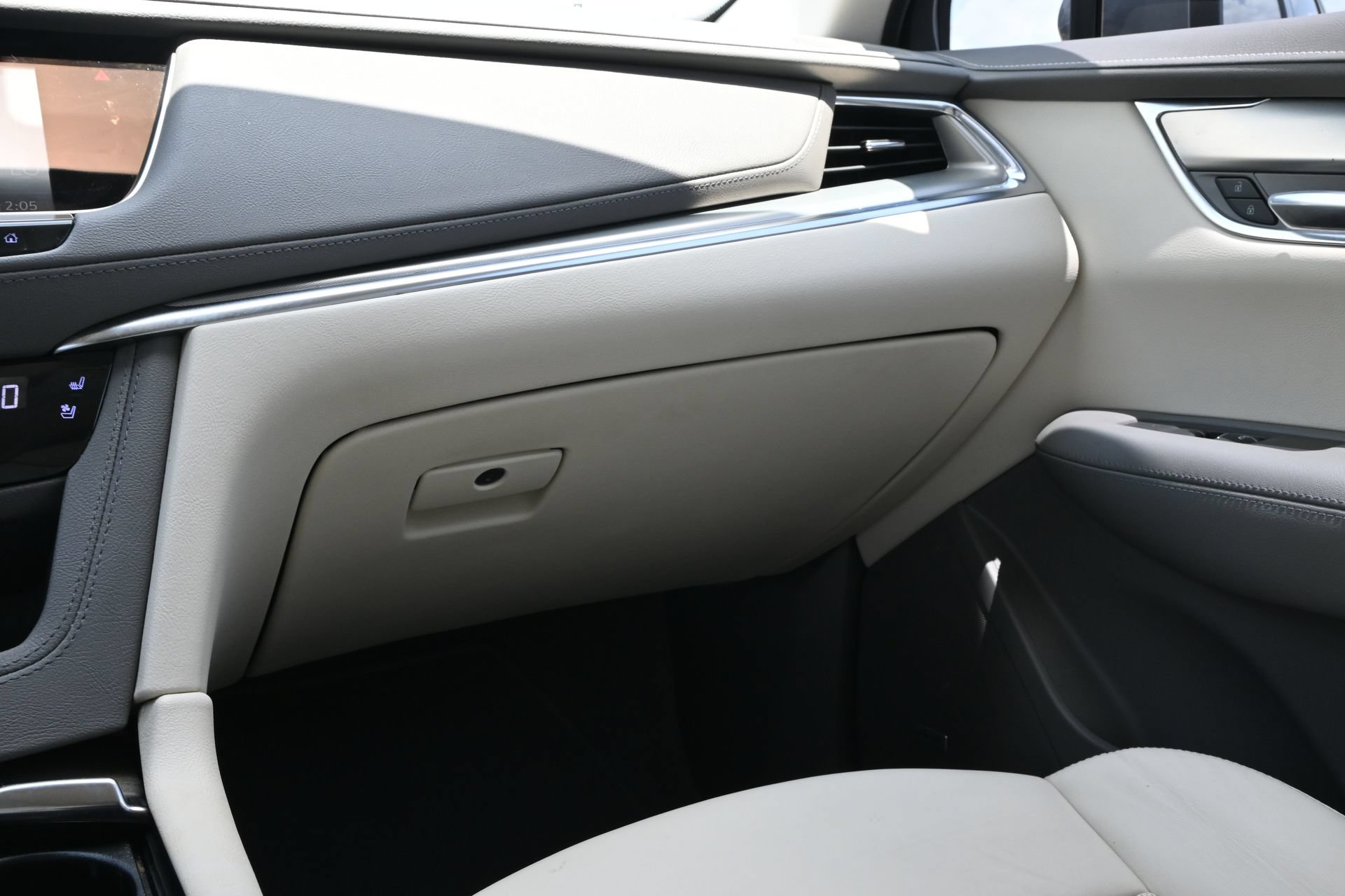 Certified 2021 Cadillac XT5 Premium Luxury FWD image 9