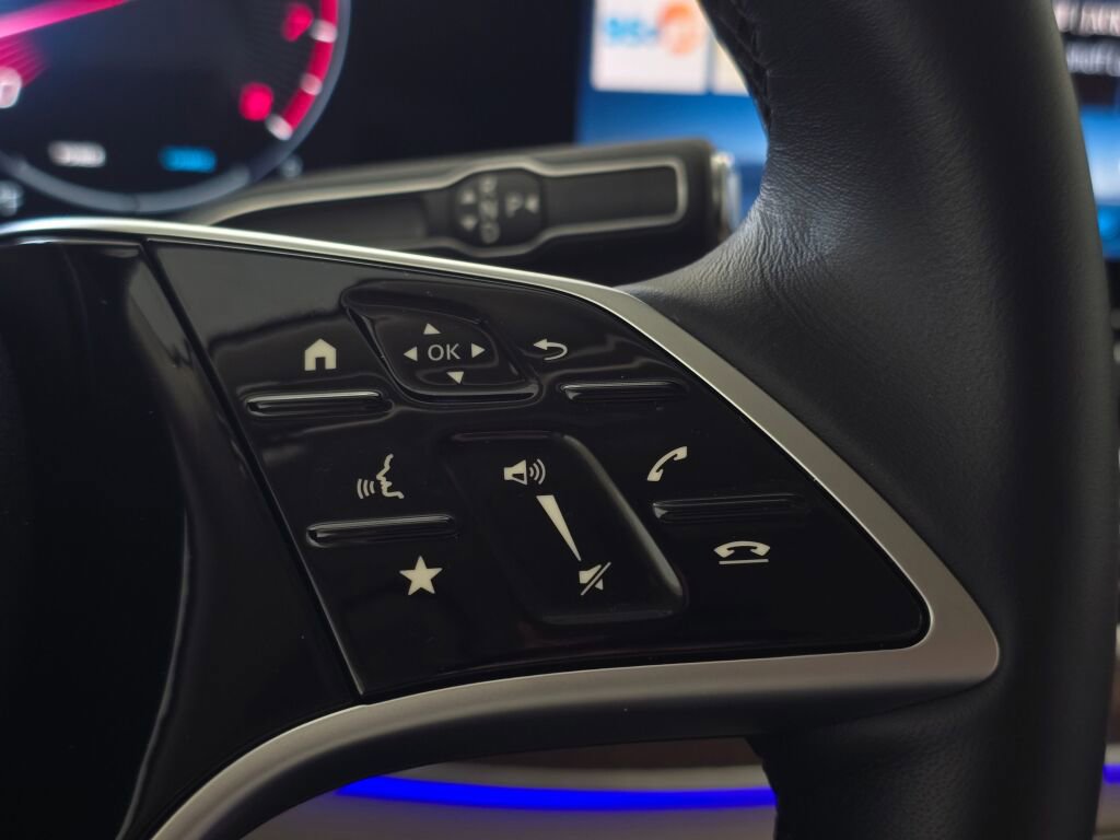 Certified 2025 Mercedes-Benz GLE 350 4MATIC image 42