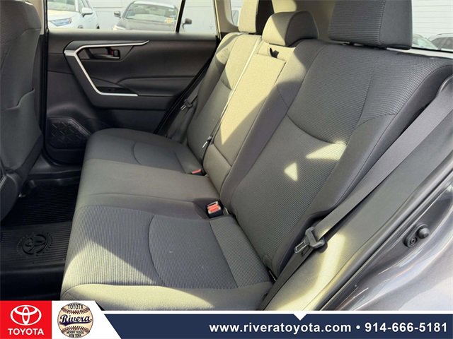 Used 2022 Toyota RAV4 LE image 13