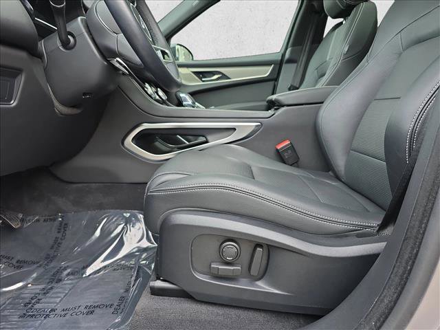 Certified 2025 Jaguar F-PACE R-Dynamic S image 28