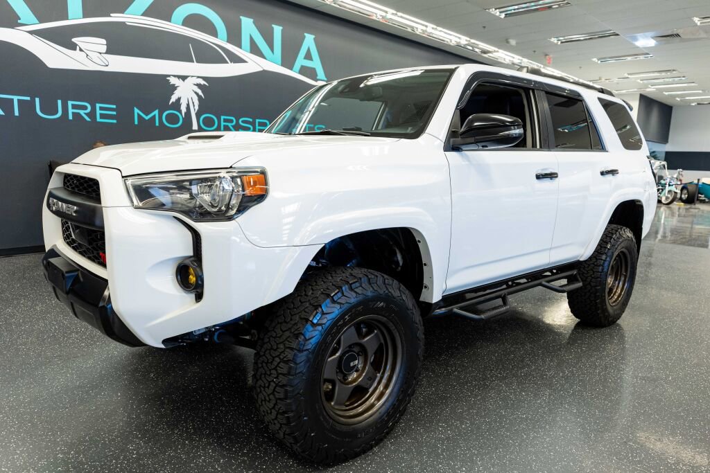 Used 2020 Toyota 4Runner Venture image 2