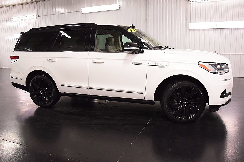 Used 2022 Lincoln Navigator Reserve image 8