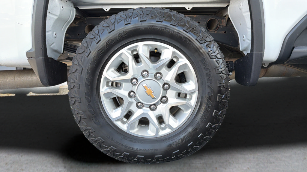 Used 2023 Chevrolet Silverado 2500 LT AWD/4WD image 13