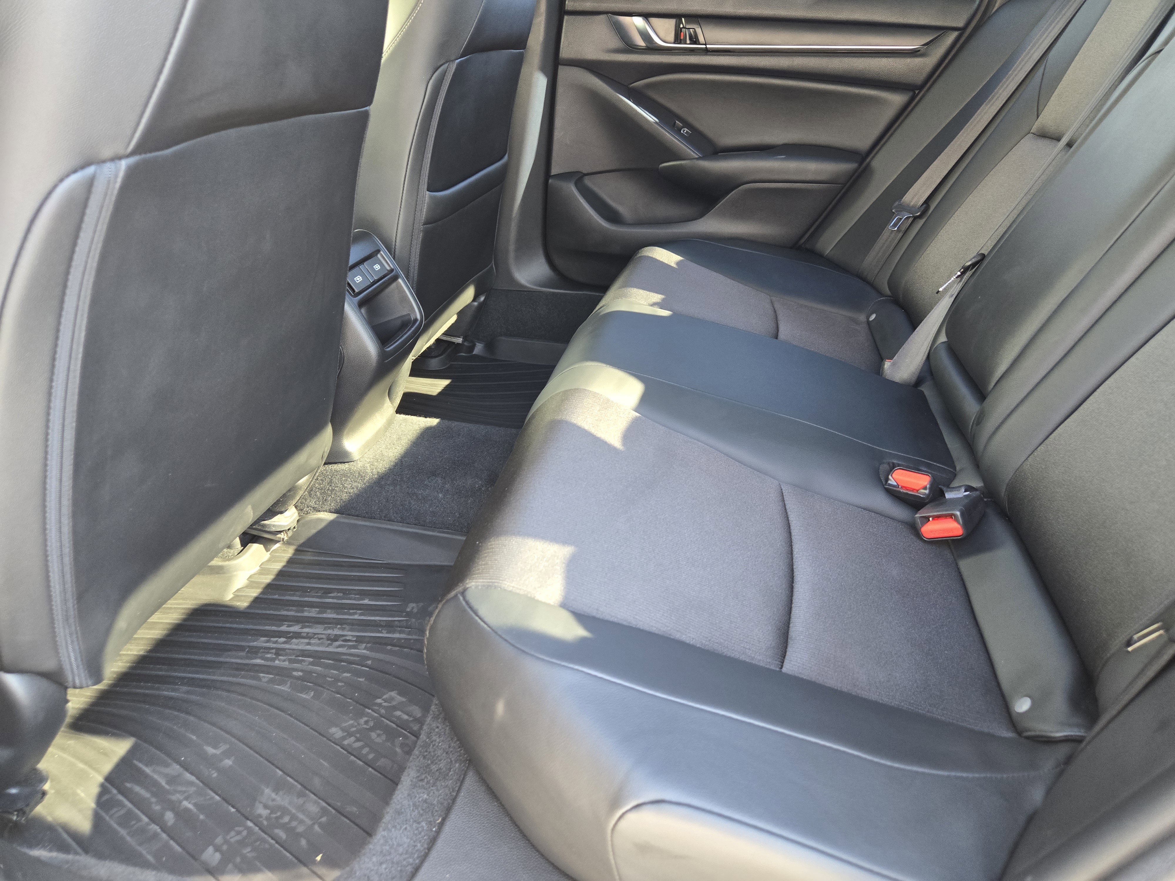 Used 2022 Honda Accord Sport image 32