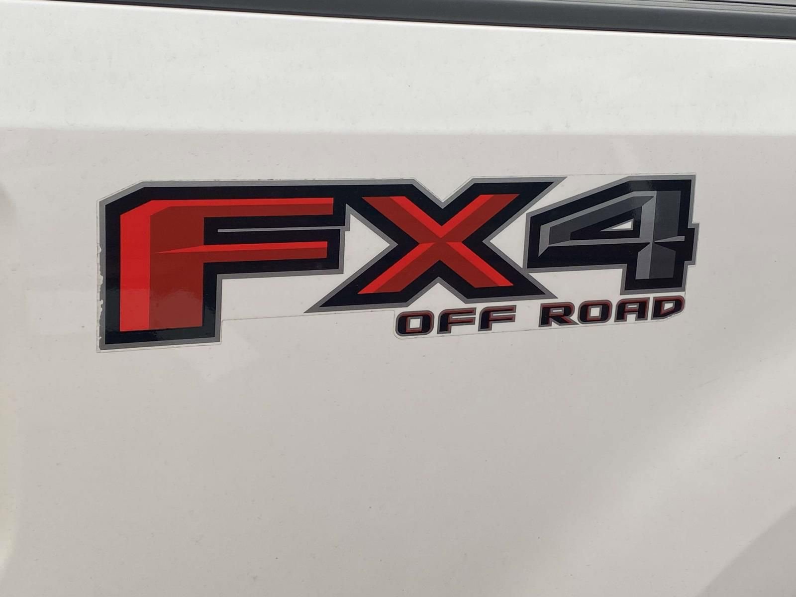 Used 2019 Ford F250 Lariat w/ Lariat Ultimate Package AWD/4WD image 12