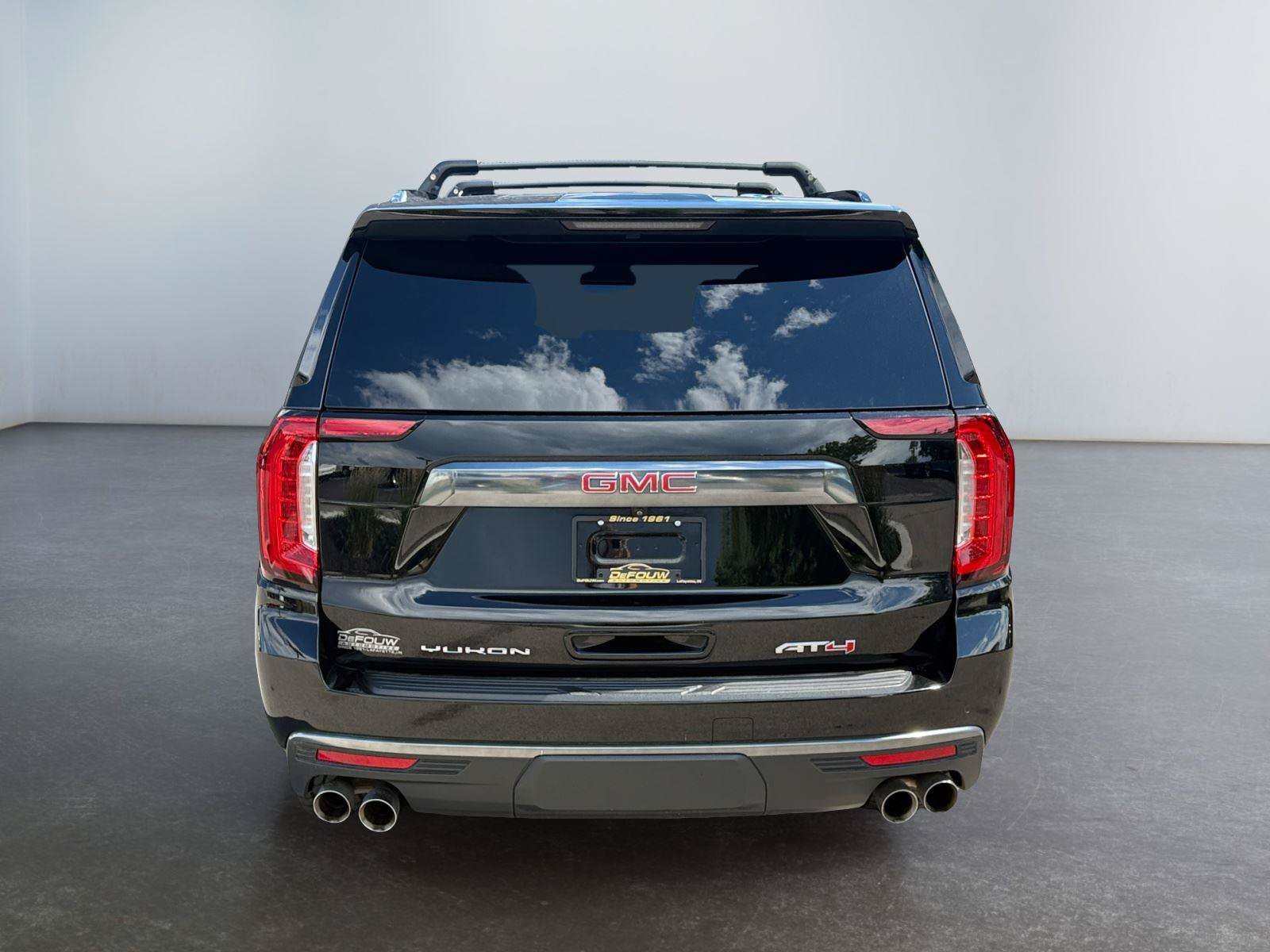 Used 2023 GMC Yukon AT4 w/ AT4 Premium Plus Package AWD/4WD image 4