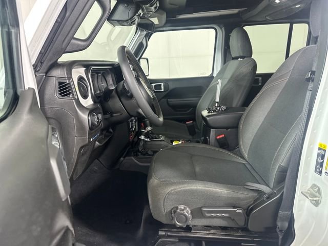 Used 2024 Jeep Wrangler Unlimited image 11