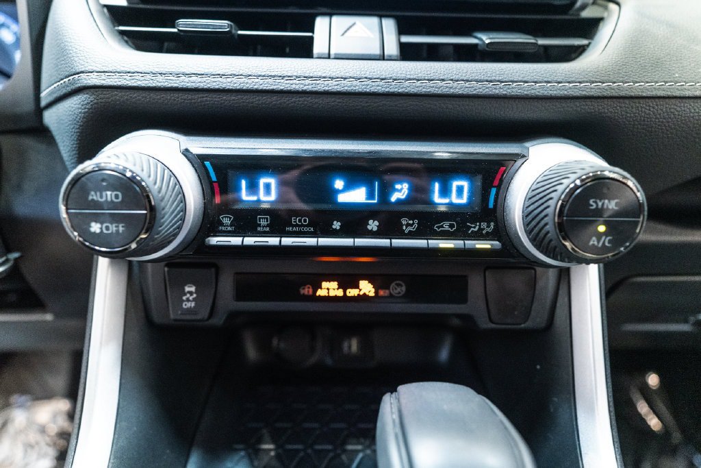 Certified 2025 Toyota RAV4 LE AWD/4WD image 25