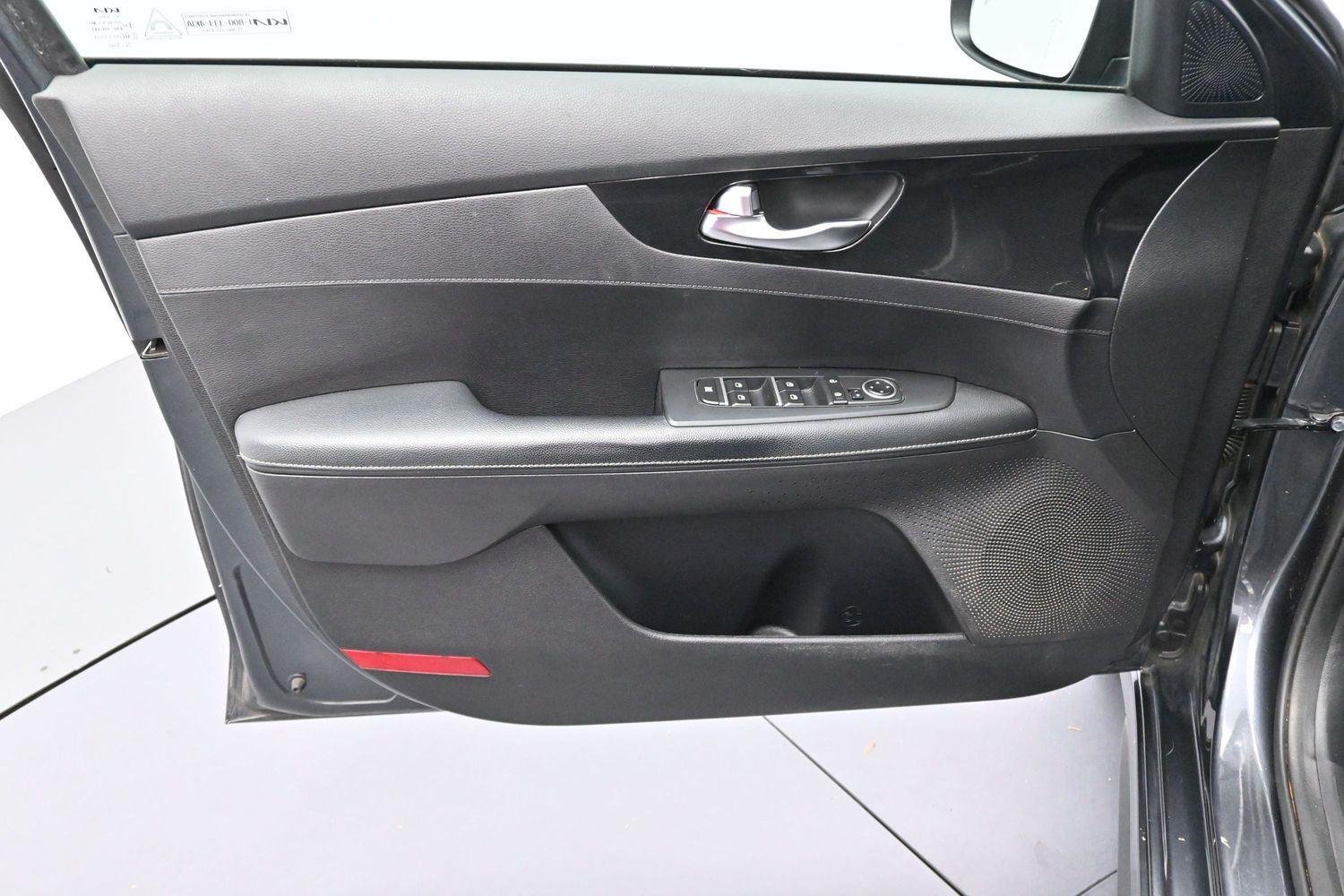 Used 2022 Kia Forte GT-Line FWD image 10