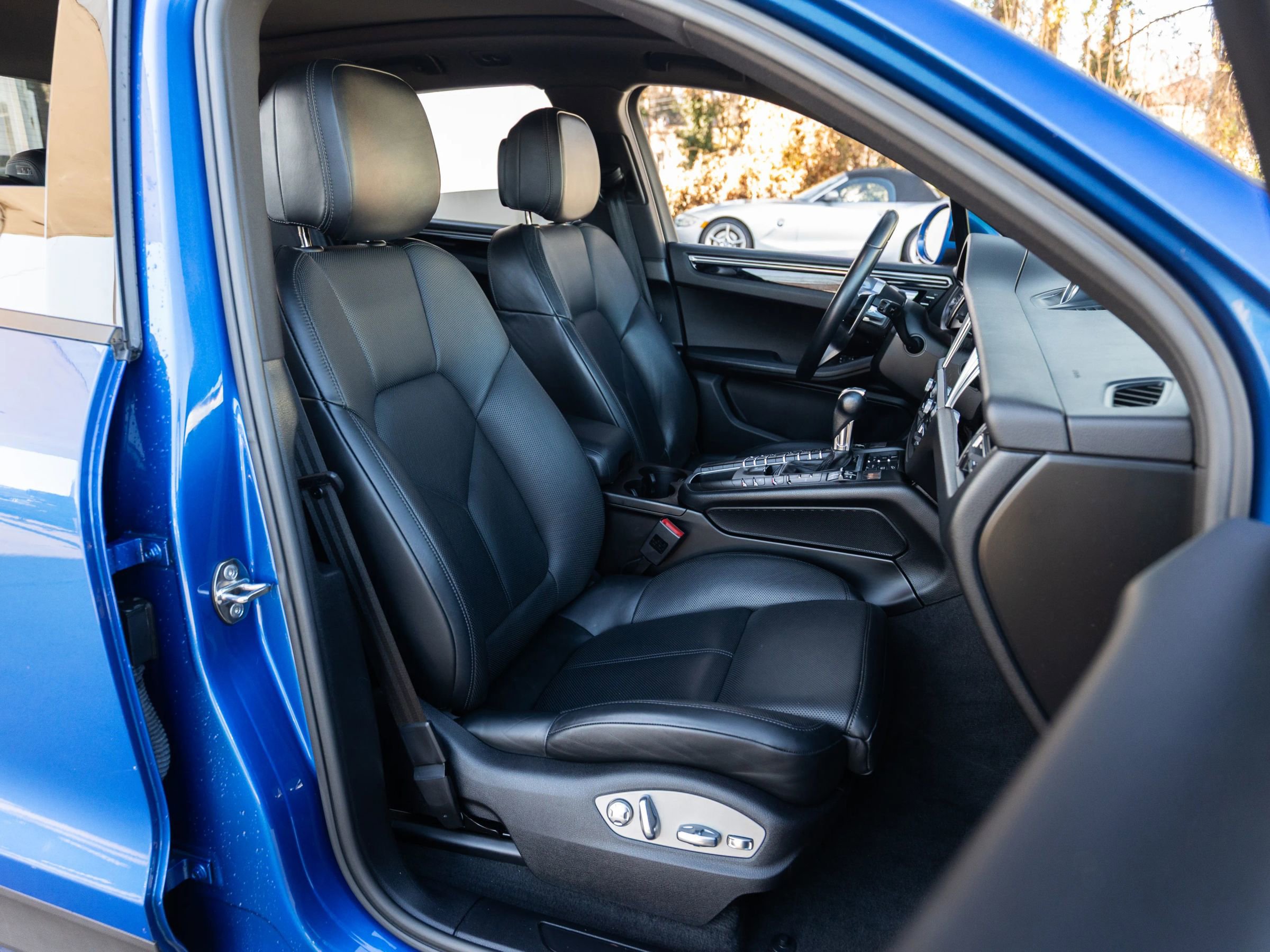 Used 2020 Porsche Macan image 19