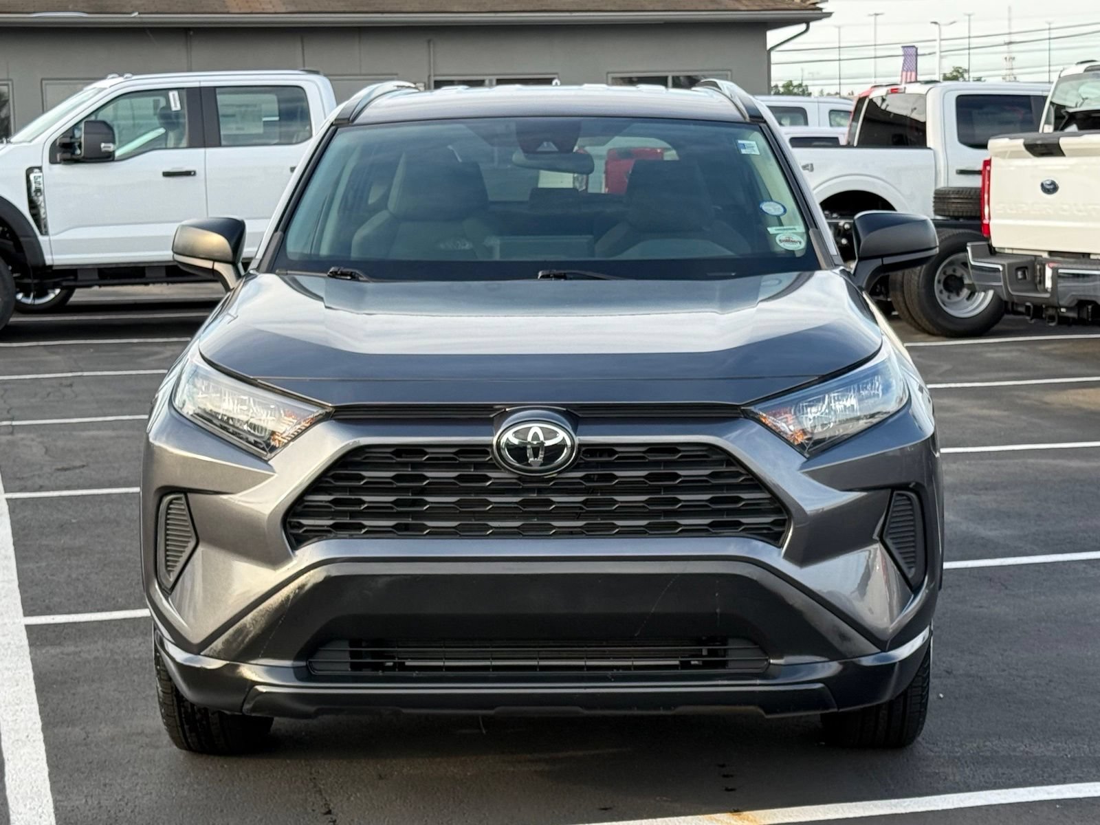 Used 2021 Toyota RAV4 LE AWD/4WD image 9
