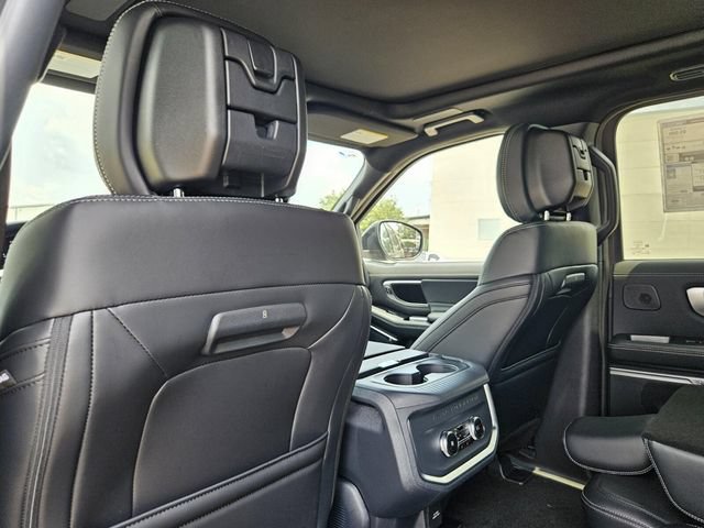 New 2027 Ford Expedition Platinum w/ Stealth Appearance Package AWD/4WD image 16